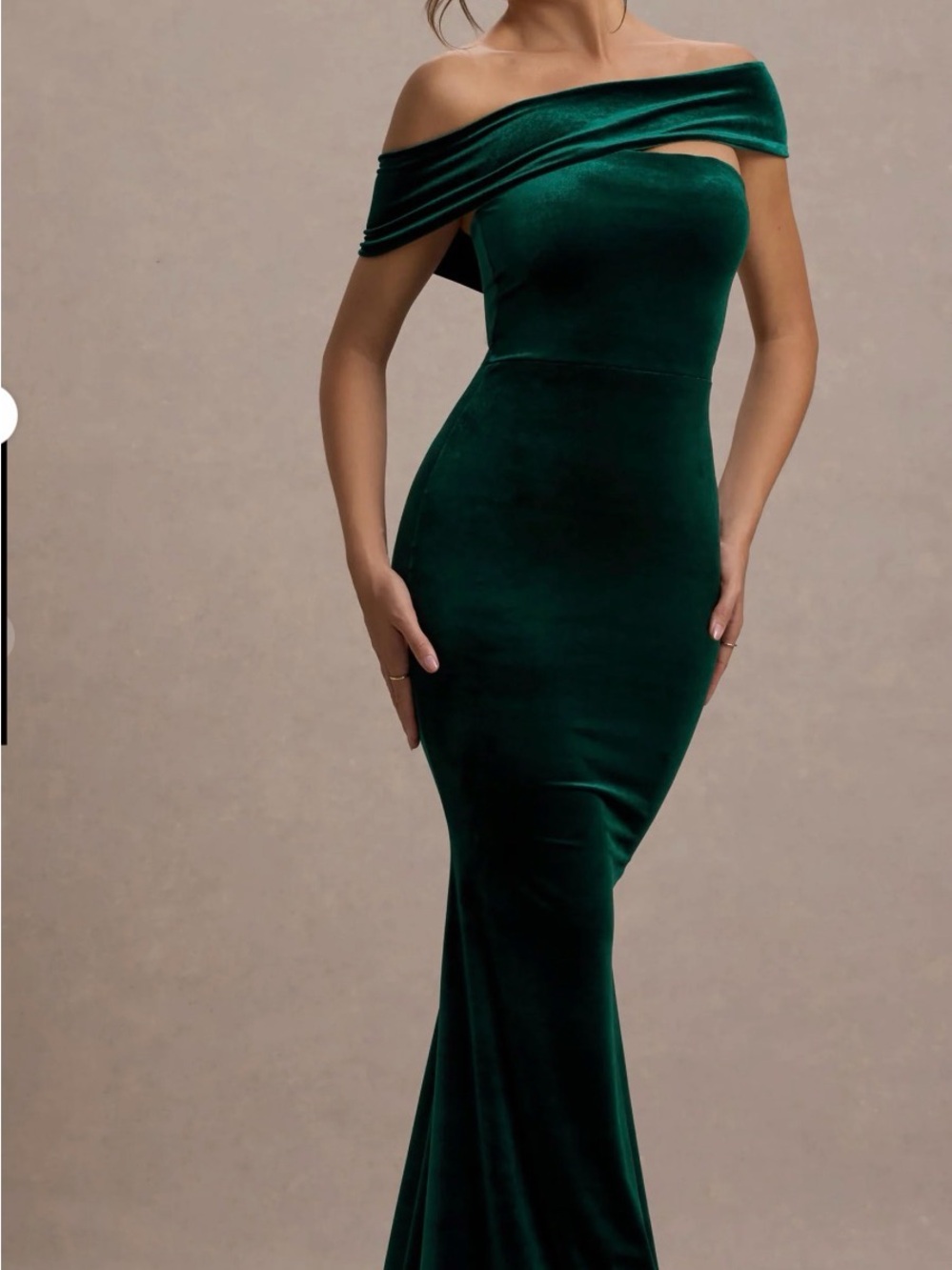 Club L London Off-Shoulder Emerald Velvet Maxi Dress